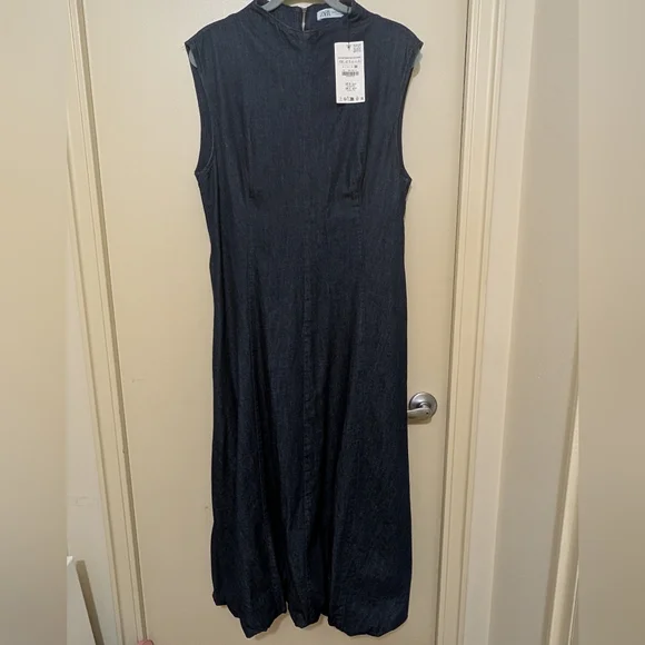 Bloggers Favorite ZARA WOMAN NWT DENIM BALLOON DRESS
TRF DARK INDIGO - Picture 4 of 5